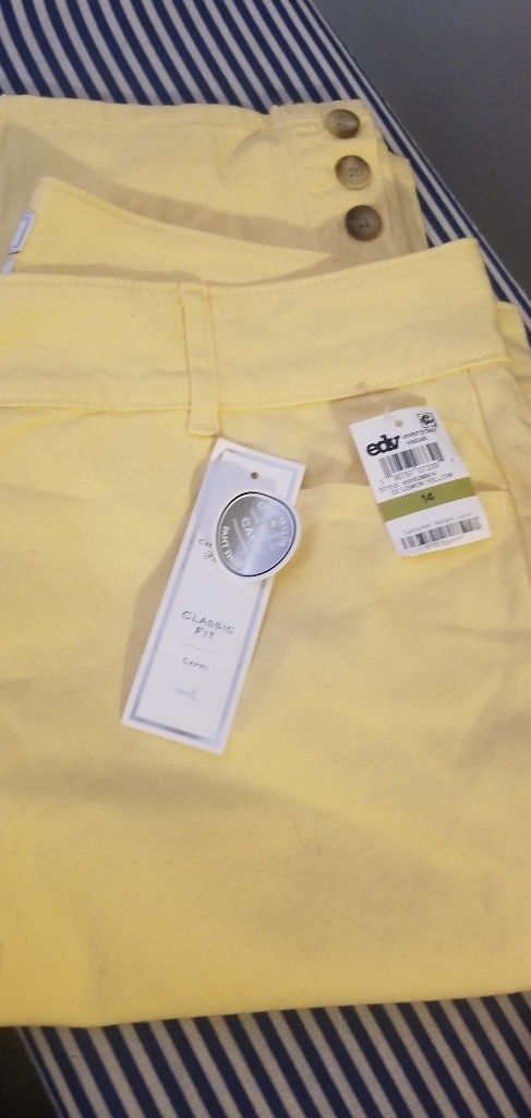 Yellow Capri